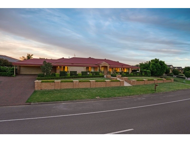 220 Somerset Drive, Thornton NSW 2322