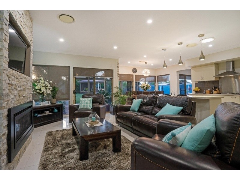 220 Somerset Drive, Thornton NSW 2322