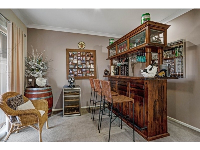 220 Somerset Drive, Thornton NSW 2322