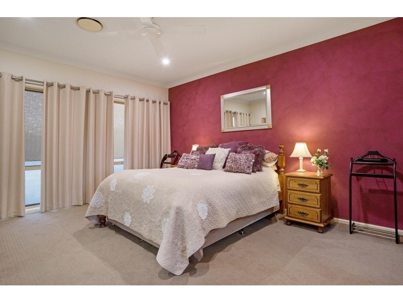 220 Somerset Drive, Thornton NSW 2322