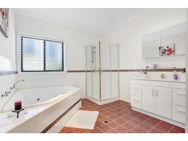 2 Linwood Close, Bolwarra Heights NSW 2320