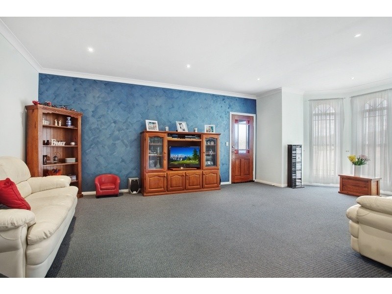 2 Linwood Close, Bolwarra Heights NSW 2320