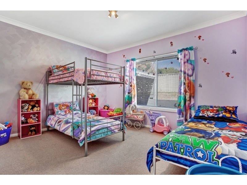 2 Linwood Close, Bolwarra Heights NSW 2320