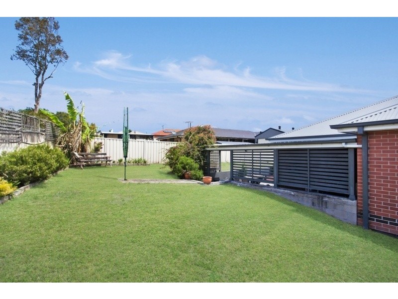 2 Linwood Close, Bolwarra Heights NSW 2320
