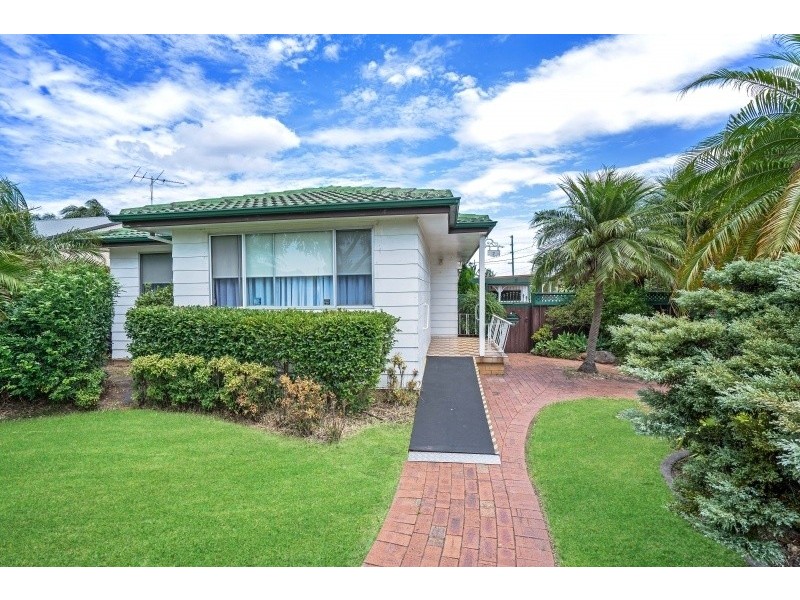 7 Thirlmere Parade, Tarro NSW 2322