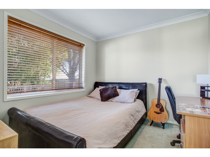 8 Dobell Place, Metford NSW 2323