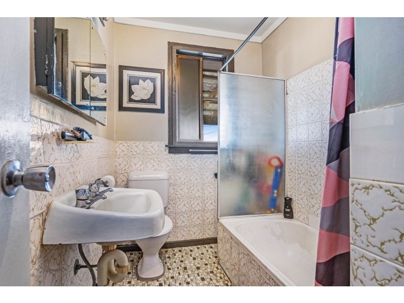 77 Kingstown Road, Woodberry NSW 2322