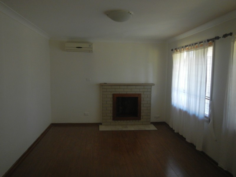 8 Wren Close, Thornton NSW 2322