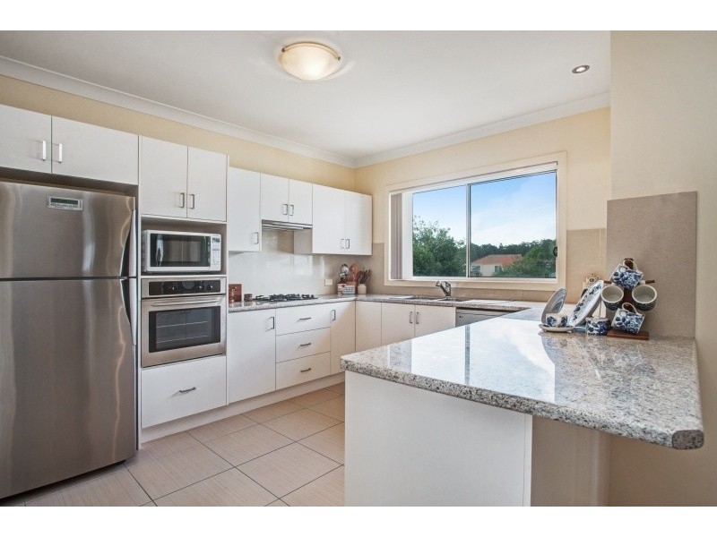 2 Amber Grove, Bolwarra Heights NSW 2320