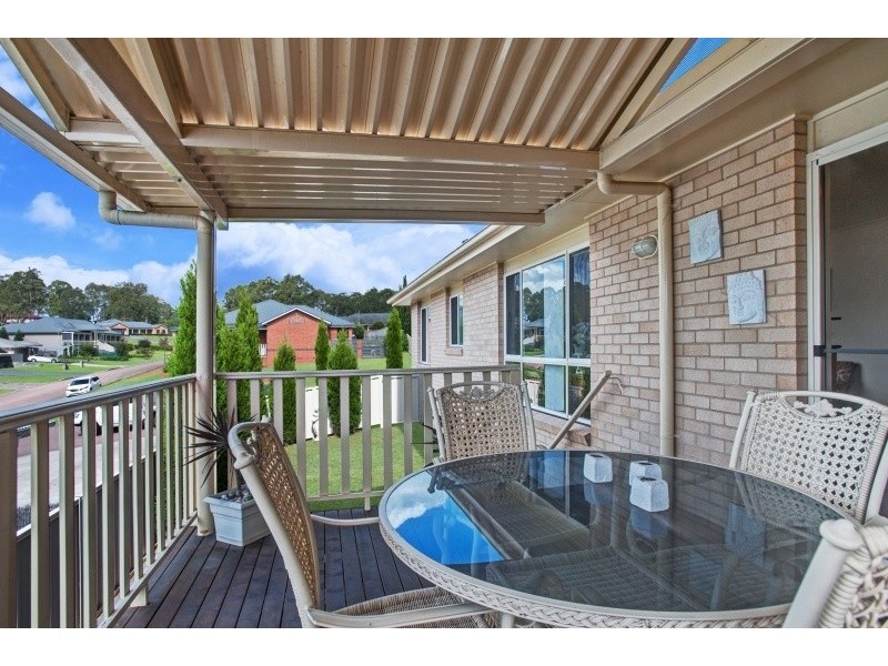 2 Amber Grove, Bolwarra Heights NSW 2320