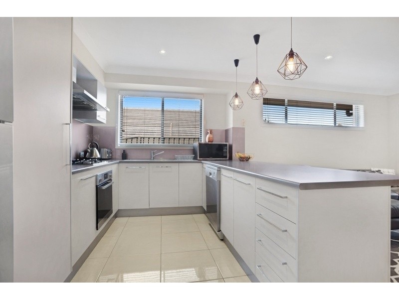 21 Craighill Crescent, Cameron Park NSW 2285