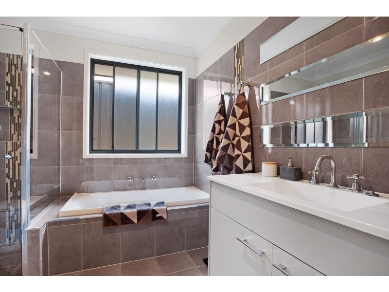 21 Craighill Crescent, Cameron Park NSW 2285