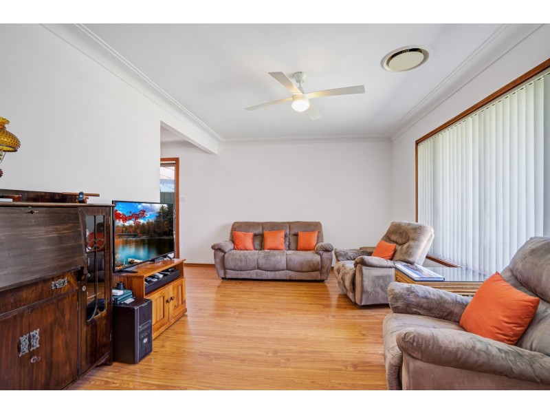 82 Kookaburra Parade, Woodberry NSW 2322