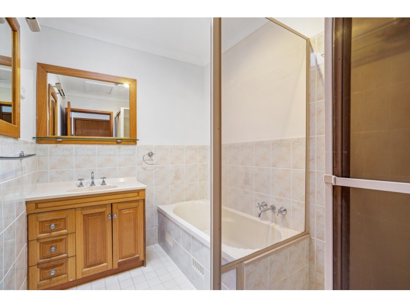 82 Kookaburra Parade, Woodberry NSW 2322