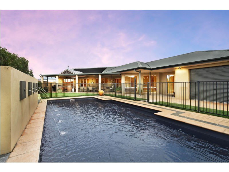 5 Campbell Close, East Maitland NSW 2323