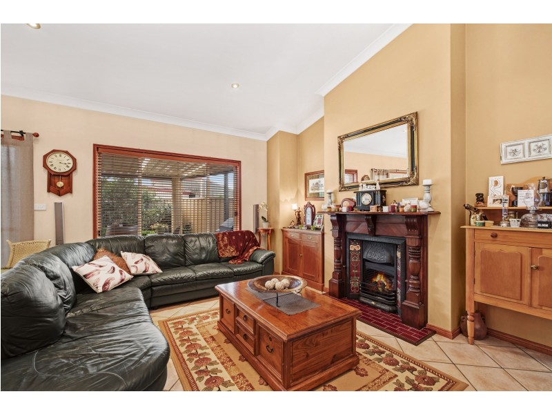 5 Campbell Close, East Maitland NSW 2323