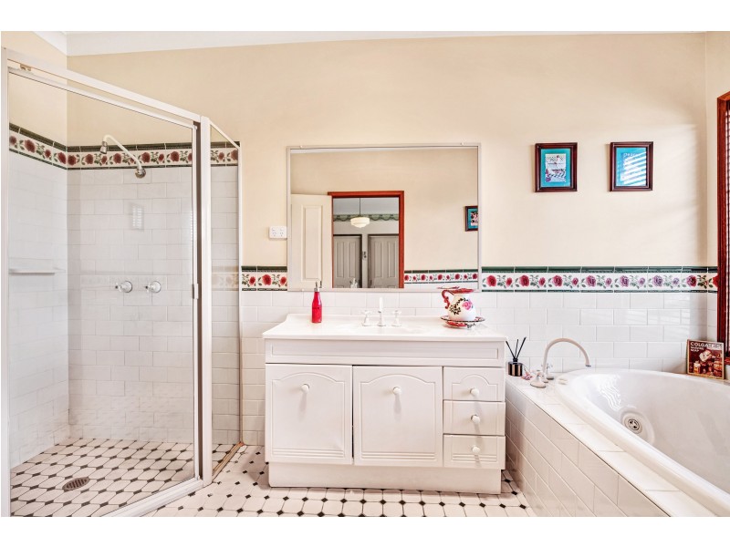 5 Campbell Close, East Maitland NSW 2323