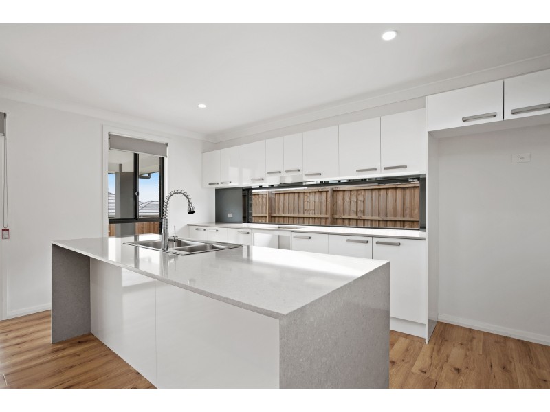 21 Pinchtail Street, Chisholm NSW 2322
