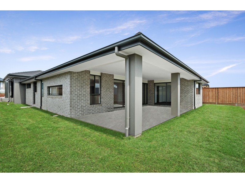 21 Pinchtail Street, Chisholm NSW 2322
