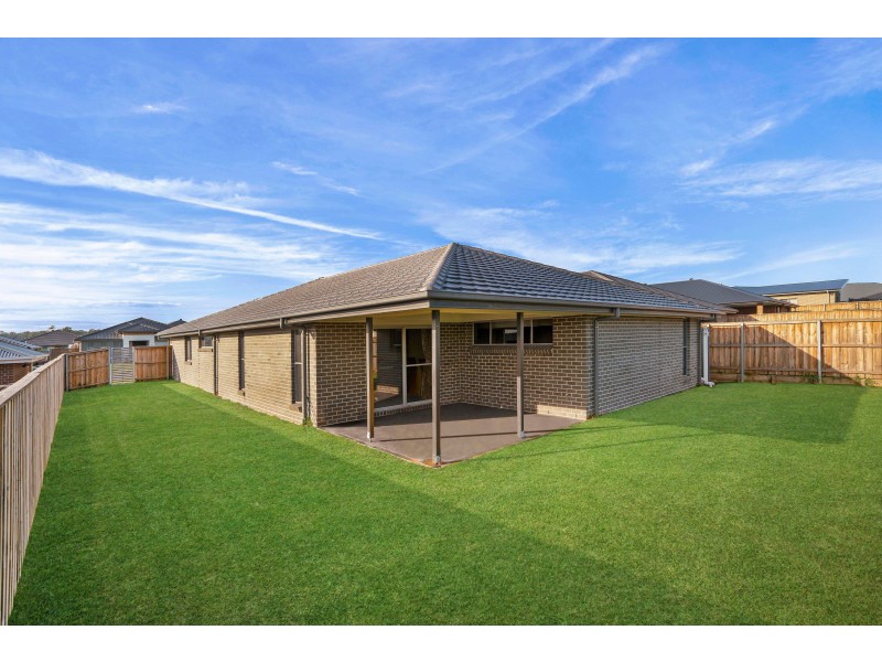 16 Threadtail Street, Chisholm NSW 2322