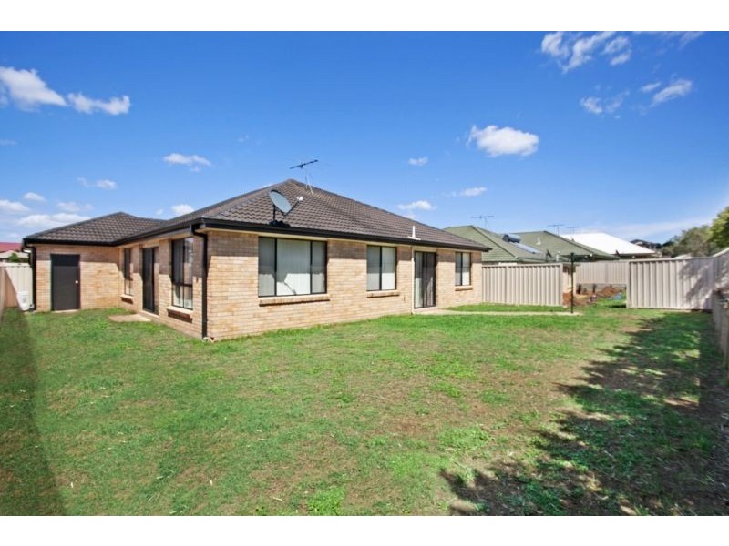 54 Canterbury Drive, Raworth NSW 2321