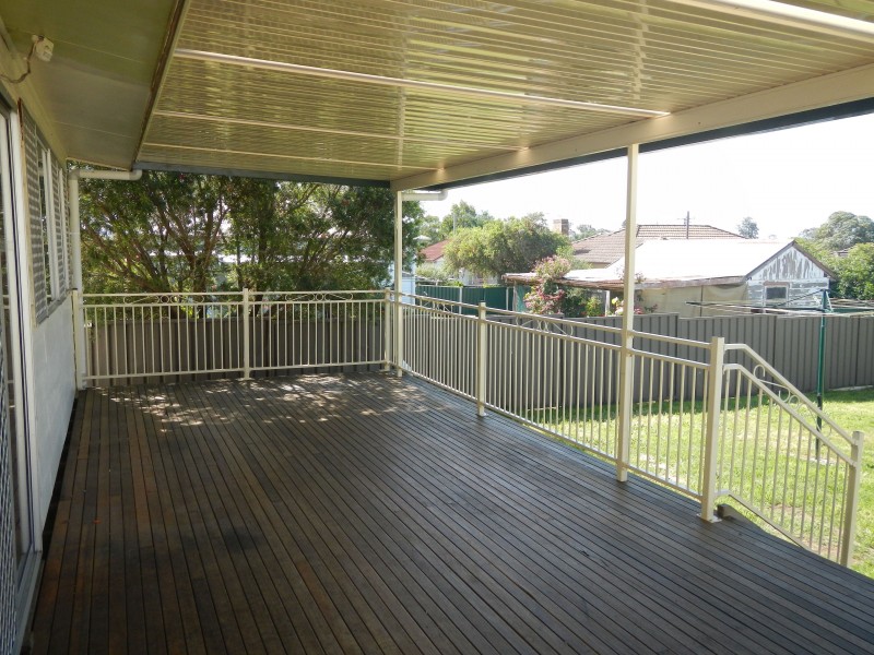 11 Young Street, Rutherford NSW 2320