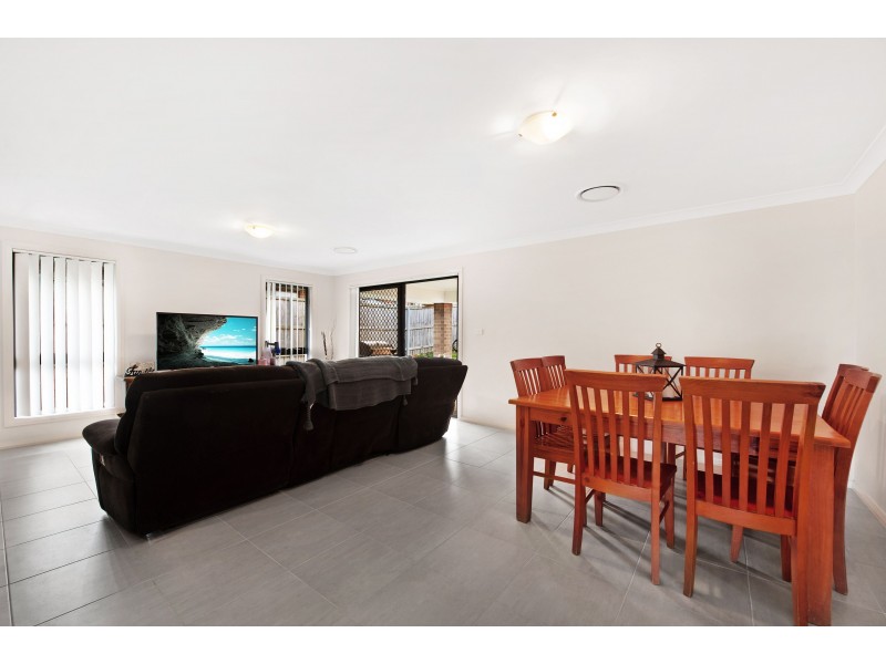 5 Myrtle Crescent, Aberglasslyn NSW 2320