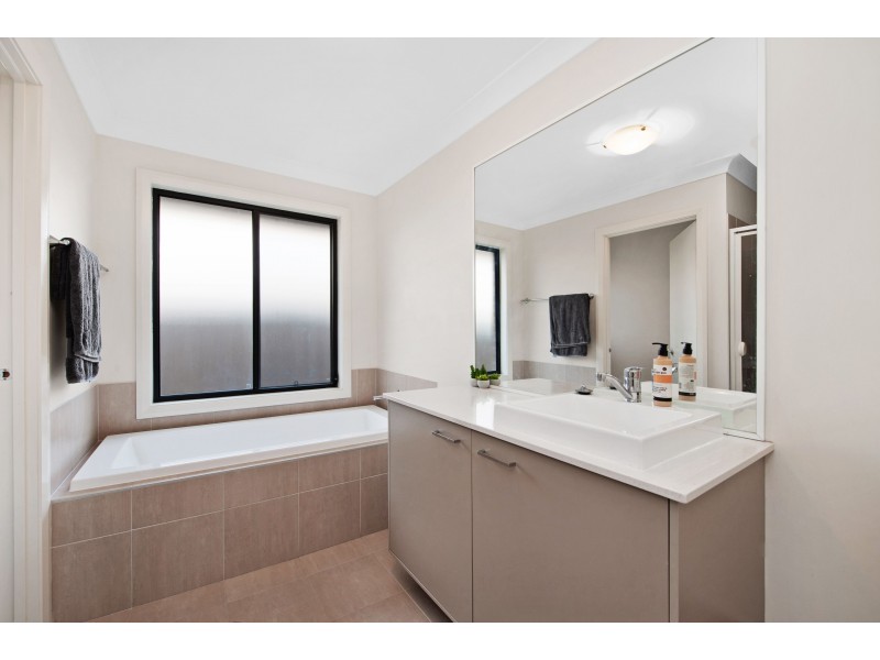 5 Myrtle Crescent, Aberglasslyn NSW 2320