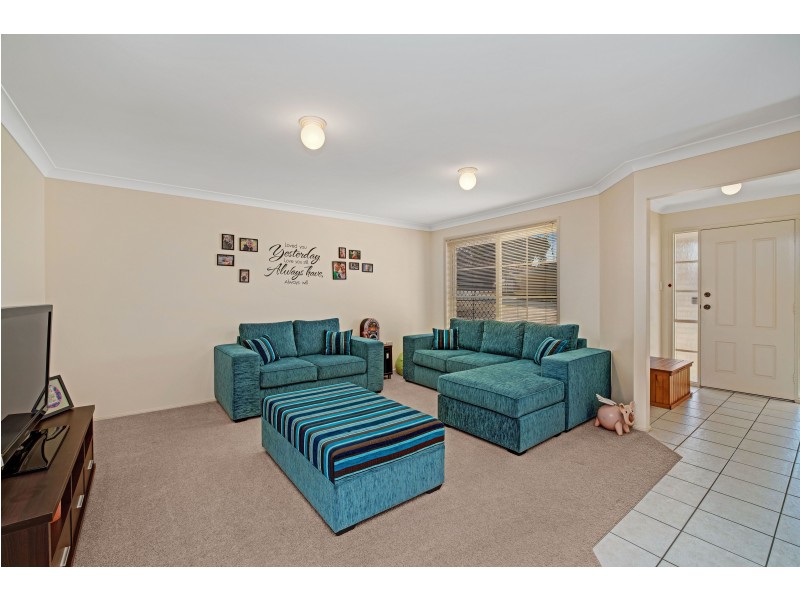 24 Leinster Circuit, Ashtonfield NSW 2323