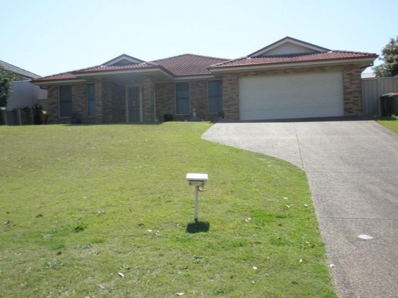 44 Canterbury Drive, Raworth NSW 2321
