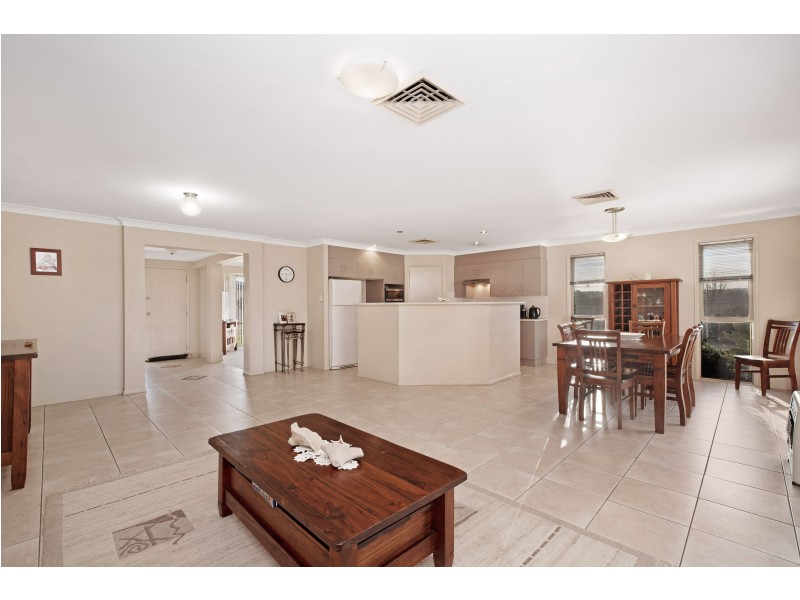 8 McWilliams Avenue, Thornton NSW 2322