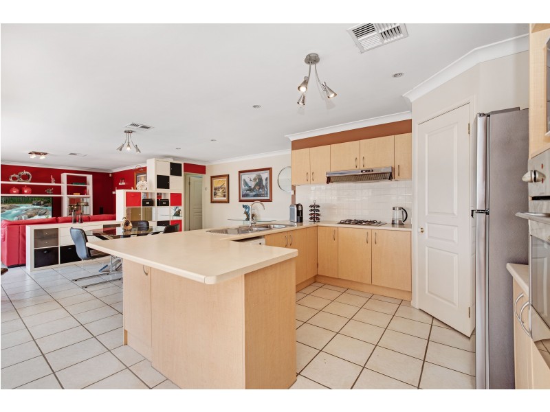 70 Golden Wattle Crescent, Thornton NSW 2322