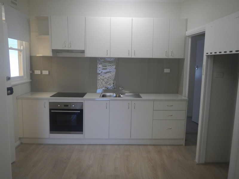 18 Southern Avenue, Tarro NSW 2322