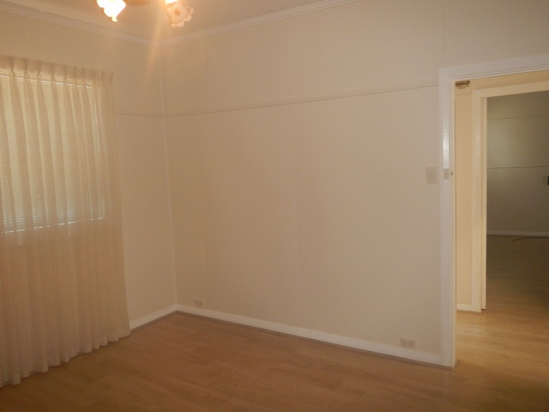 18 Southern Avenue, Tarro NSW 2322