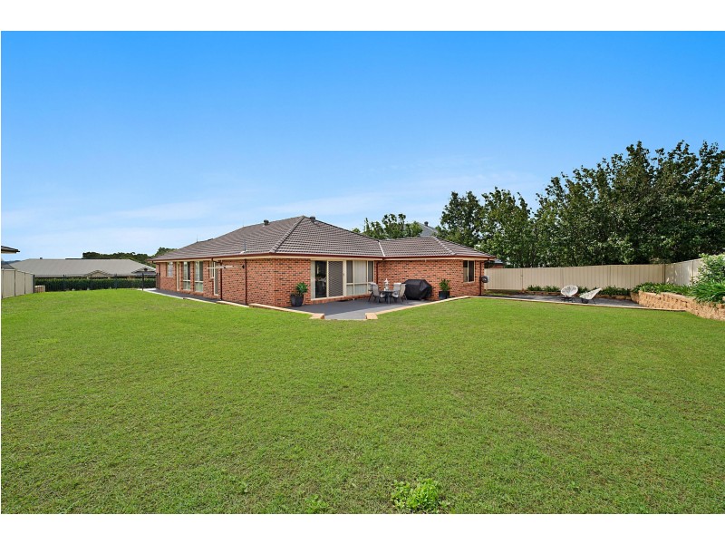 5 Caitlin Close, Bolwarra Heights NSW 2320