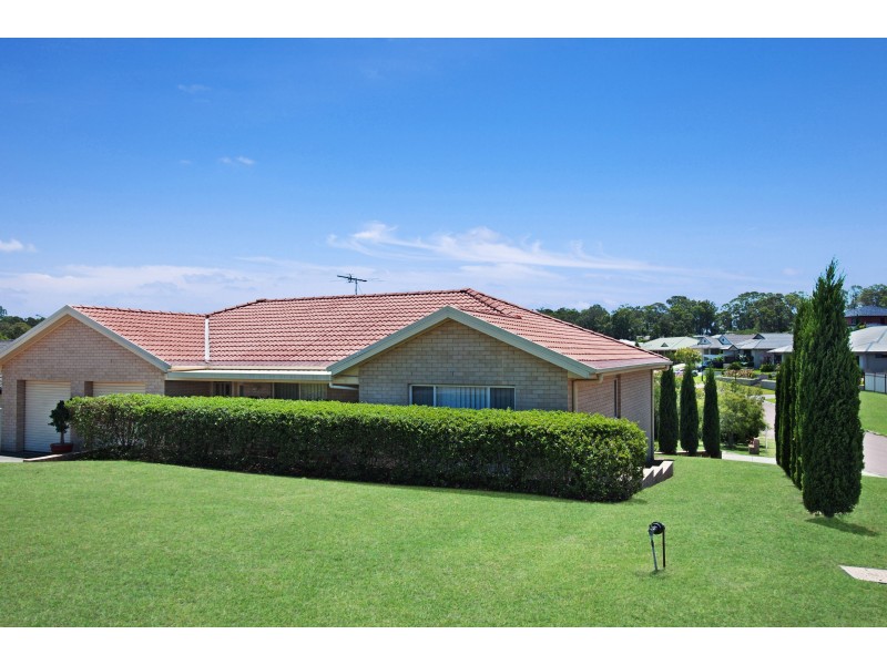 2 Amber Grove, Bolwarra Heights NSW 2320