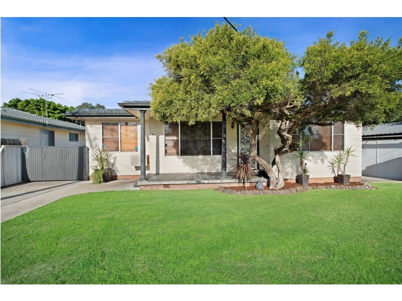 42 Burgess Parade, Tarro NSW 2322