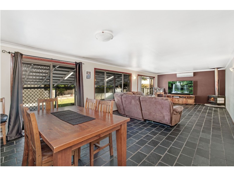 42 Burgess Parade, Tarro NSW 2322