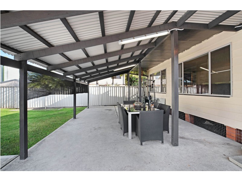 42 Burgess Parade, Tarro NSW 2322