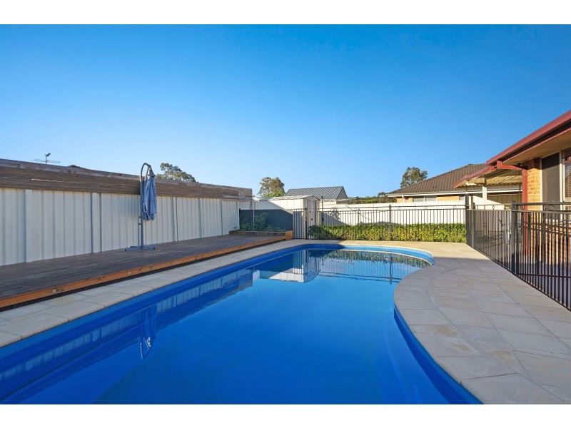 15 Streeton Drive, Metford NSW 2323