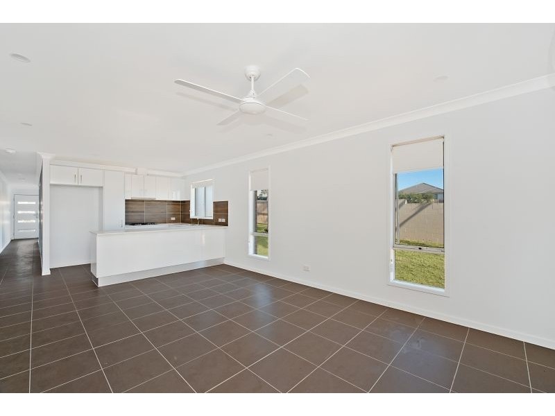 2/28 Croft Close, Thornton NSW 2322