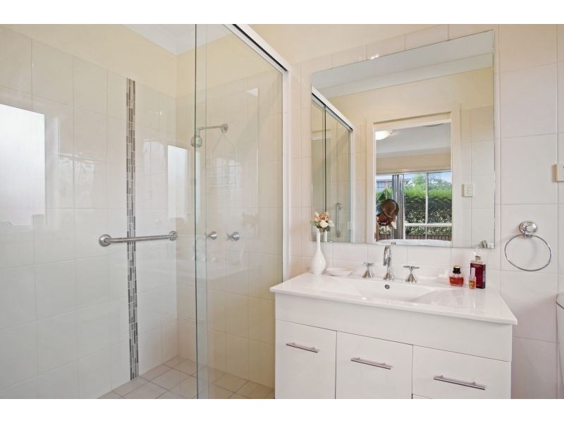 2 Amber Grove, Bolwarra Heights NSW 2320