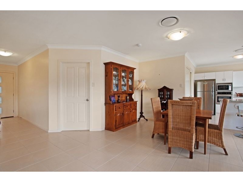 2 Amber Grove, Bolwarra Heights NSW 2320