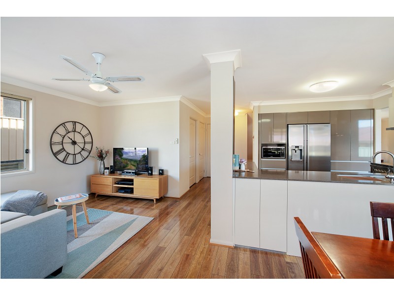 6 Featherwood Place, Thornton NSW 2322
