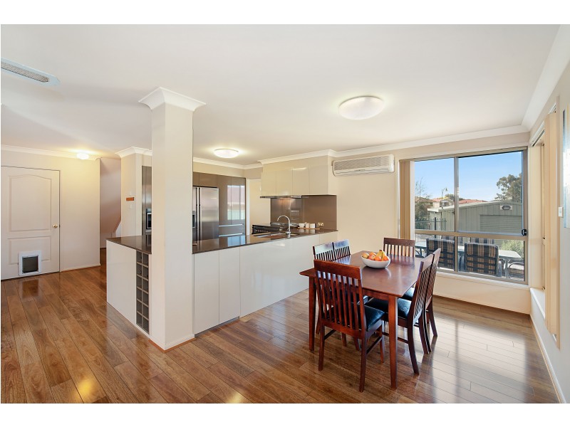 6 Featherwood Place, Thornton NSW 2322