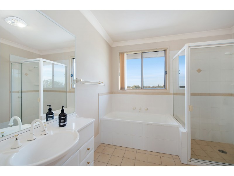 6 Featherwood Place, Thornton NSW 2322