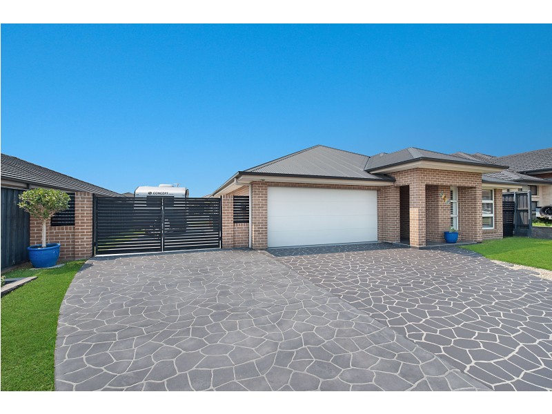 18 Dragonfly Drive, Chisholm NSW 2322