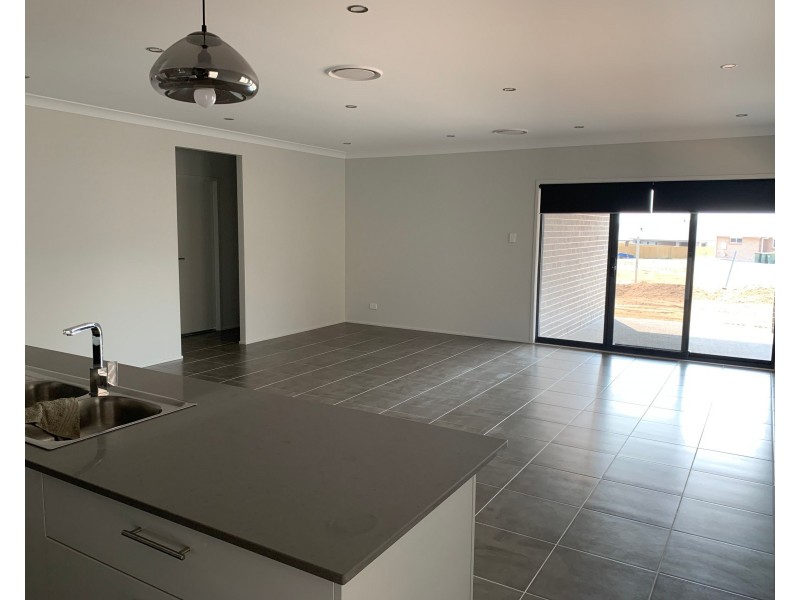 5 Dragonfly Drive, Chisholm NSW 2322