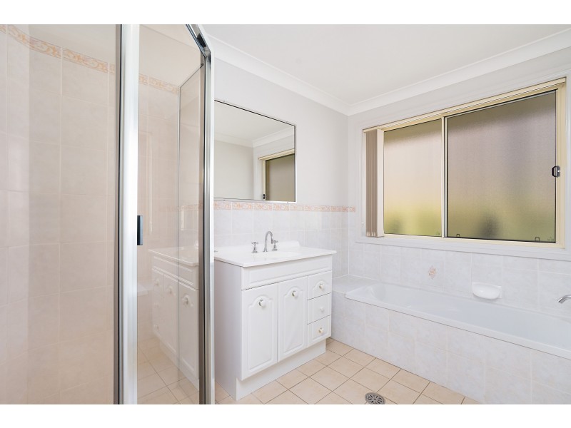 44 Canterbury Drive, Raworth NSW 2321