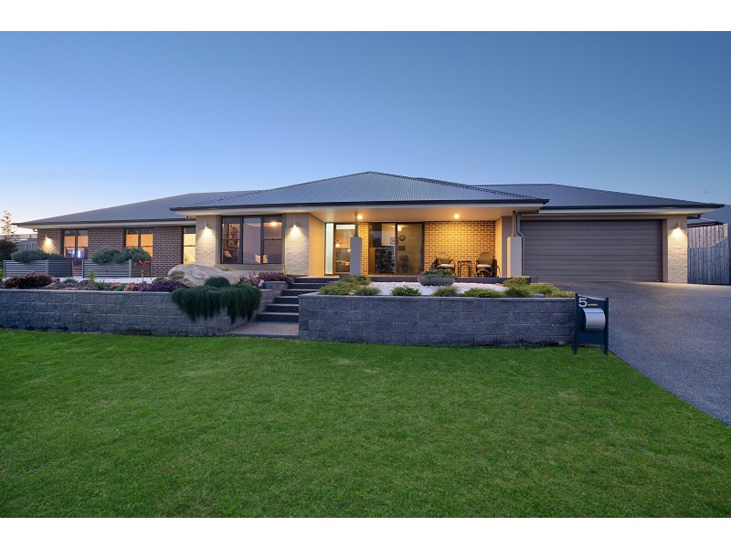 5 Harrop Parade, Thornton NSW 2322